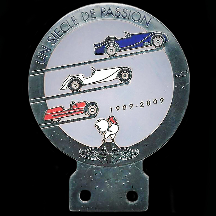 Morgan Club de France Un Sircle de Passion car badge